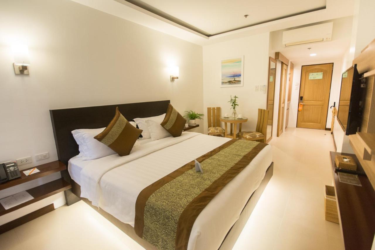 Commander De Boracay Hotel 3*