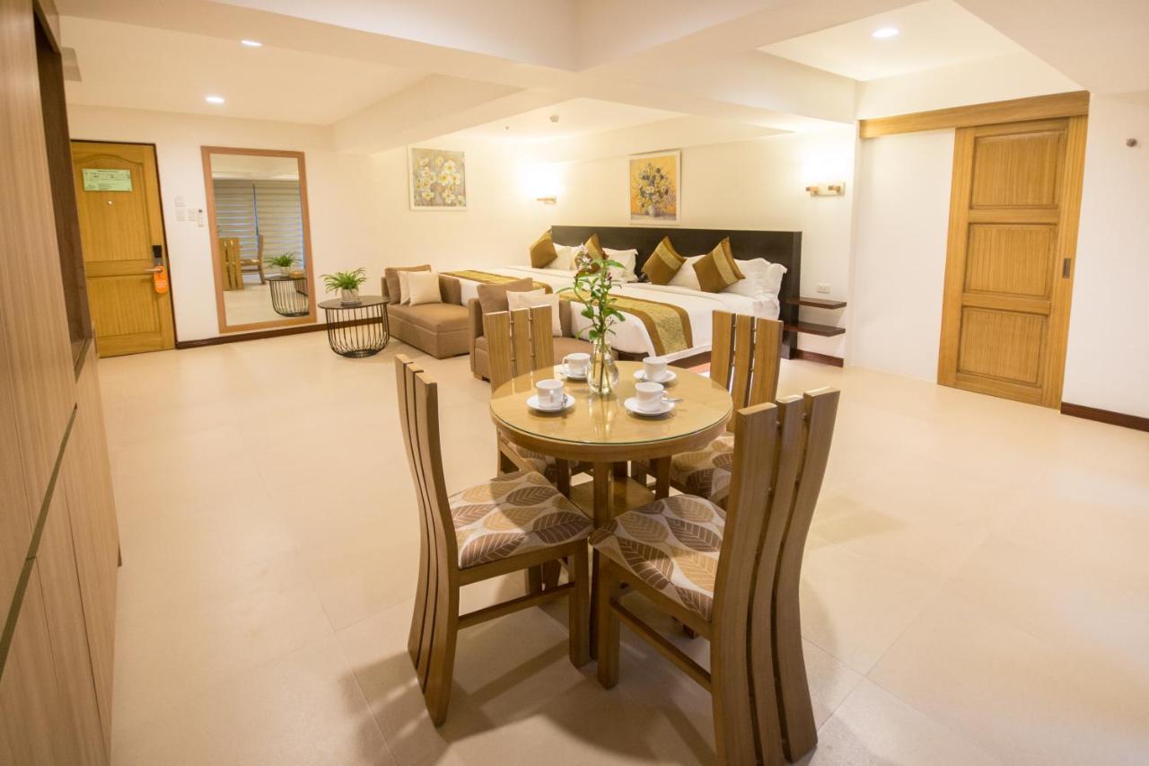 Hotel Commander De Boracay