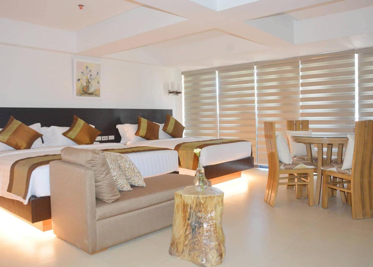 Commander De Boracay Hotel